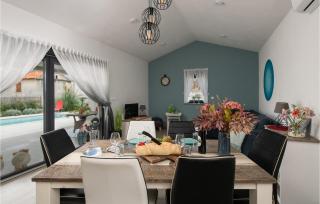 2 Bedroom Pet Friendly Home In Barban - 8