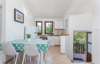 Awesome Apartment In Pinezici With Wifi - Pinezici - 3