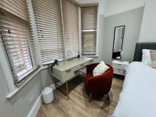 London 2 bedroom garden flat! 1 min from station! - London - 7