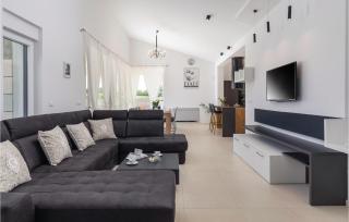 Lovely Home In Kujici With Sauna - 8