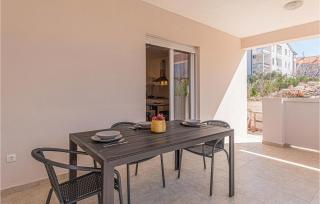 1 Bedroom Amazing Apartment In Vodice - Vodice - 5