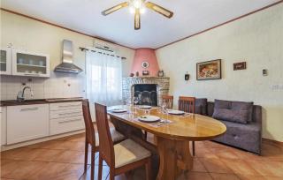 1 Bedroom Cozy Apartment In Valtura - Valtura - 5