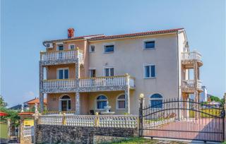4 Bedroom Lovely Apartment In Pula - Pula - 2