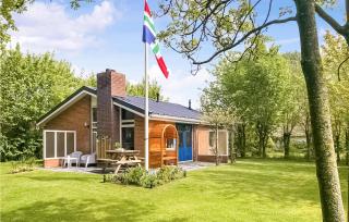 Awesome Home In Lauwersoog With Kitchen - 0