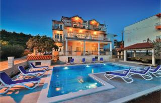 Awesome Apartment In Poljica - Poljica - 7