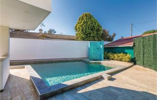 Awesome Home In Sant Pere Pescador - 4
