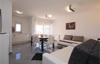 Stunning Apartment In Bibinje - Bibinje - 9