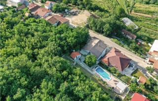 Awesome Home In Grubine - Grubine - 3