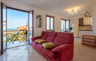 Lovely Apartment In San Costanzo - 2