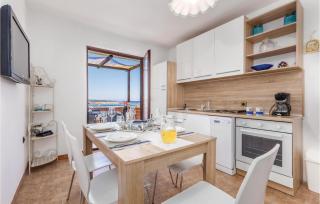 Stunning Apartment In Supetarska Draga - Supetarska Draga - 8