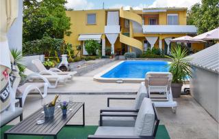 Beautiful Apartment In Pakostane - 0