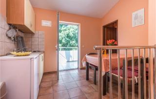 2 Bedroom Amazing Apartment In Turanj - Turanj - 9