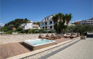 Amazing Home In Podstrana - 7