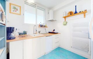 2 Bedroom Awesome Apartment In Royan - 6