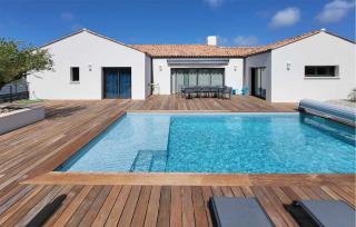 Stunning Home In Barbâtre - 2