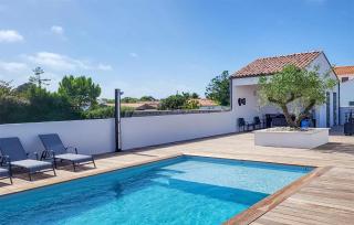 Stunning Home In Barbâtre - 1