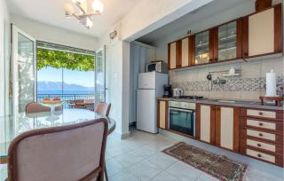 One-Bedroom Apartment In Sucuraj - 9