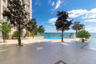Luxurious beachfront apartment with private beach and panoramic views in La Mer complex - 7