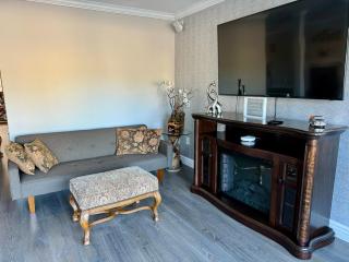 Lakefront House With Breath Taking Views - 3