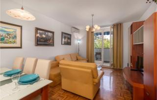 Stunning Apartment In Crikvenica - Crikvenica - 1