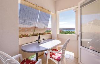 1 Bedroom Nice Apartment In Dinjiska - 9