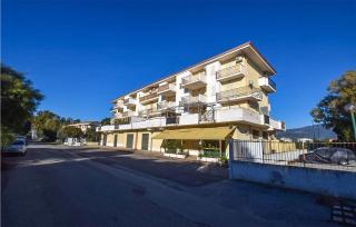 Stunning Apartment In Lamezia Terme - Lamezia Terme - 0