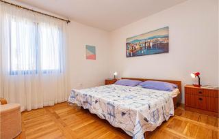 3 Bedroom Cozy Apartment In Brodarica - Brodarica - 4
