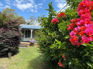 Pen-Y-Pont 4 bedroom riverfront retreat with cottage charm - Chittaway Point - 9