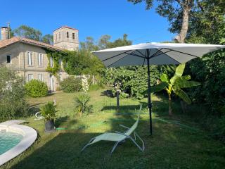 GITE 40 m2 - à Coutras STUDIO avec kitchenette , espace salon, TV, 2 à 3 personnes PISCINE WIFI CLIM près Saint EMILION - 0