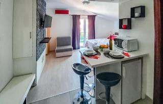 1 Bedroom Nice Apartment In Vodice - Vodice - 7