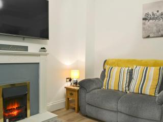 Hidden Gem Cottage - Great Driffield - 9