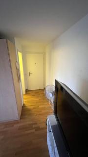 Praktisches Zimmer mit Bad - Reiden - 1