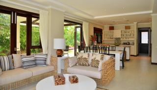 Eden Island Luxury Accommodation - 8