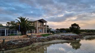Tulka Waterfront Holiday Home - Tulka - 9