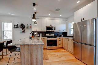 Beautiful modern 2Bdr sunny home with French decor - Hamilton - 7