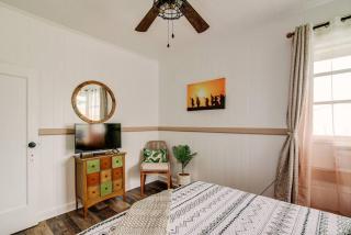NEW - Hula House wAC- 3BR- Hilo Town - 3