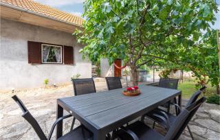 Nice Home In Pridraga With Wifi - Pridraga - 3
