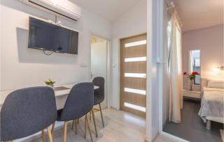 Amazing Home In Sveti Filip I Jakov - 5