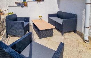 1 Bedroom Awesome Apartment In Vir - Vir - 5