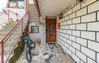 2 Bedroom Lovely Apartment In Fuzine - Fužine - 2