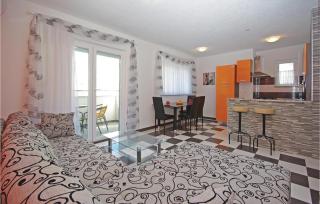One-Bedroom Apartment Makarska With Sea View 07 - Makarska - 2