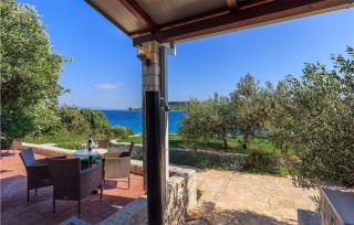 Beach Front Home In Okrug Gornji - Okrug Gornji - 2