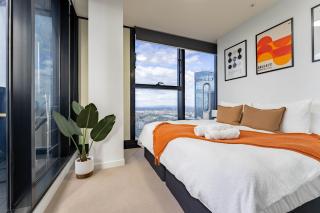 Luxury Collins St Apartment- 2BR w Balcony- High Floor - 8