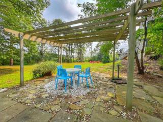Idyllic Retreat Swan Pond Views - Dennis - 9