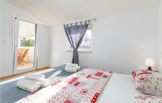 2 Bedroom Gorgeous Apartment In Pula - 1