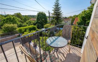 1 Bedroom Beautiful Home In Jurdani - 3