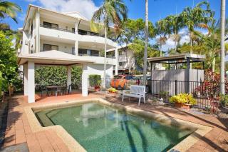 Poolside Living in Contemporary Tropical Retreat - Cairns North - 0