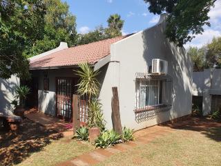 Phala Lodge - Hartbeespoort - 6