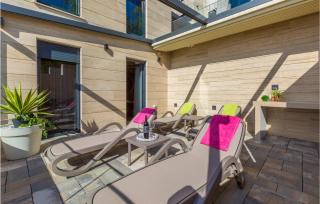 Beautiful Apartment In Crikvenica - Crikvenica - 1