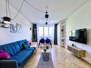 Jana's WoW apt, 2BR, Metro next door, near the airport - Prague - 0